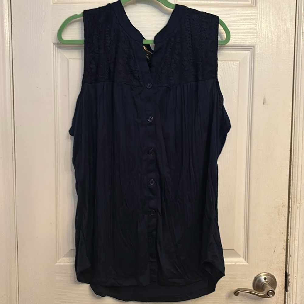 Sleeveless tie, front lace tank top blouse. 3xl